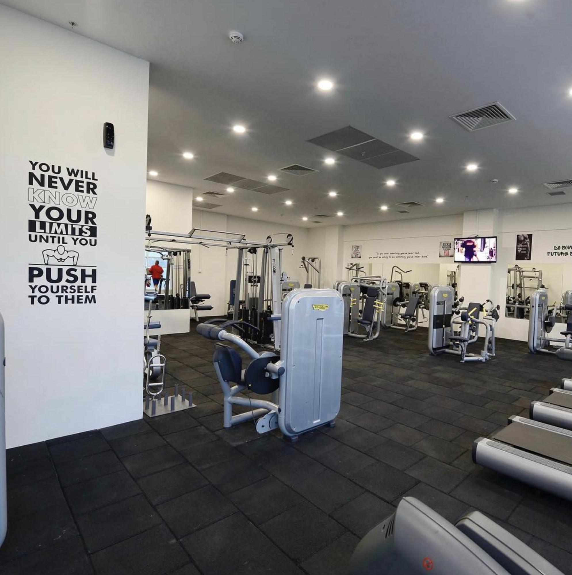 Luxury Condos On 18Th, 3Rd, 5Th Floor With Pool, Fitness, Parking Included Skopje Exterior photo